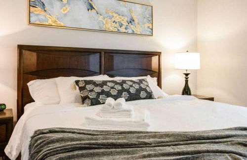 Modern + Cozy Townhome - minutes to Avalon w/king - Foto 10