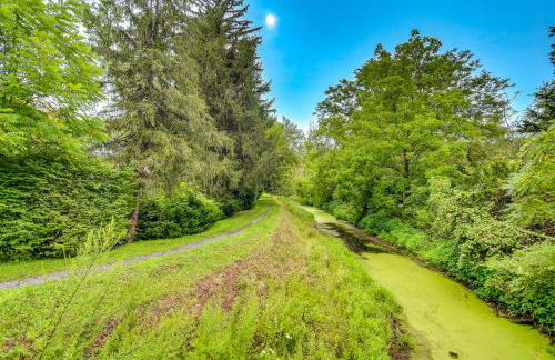 Steps to Delaware Canal Enchanting Stone Cottage! - Foto 27