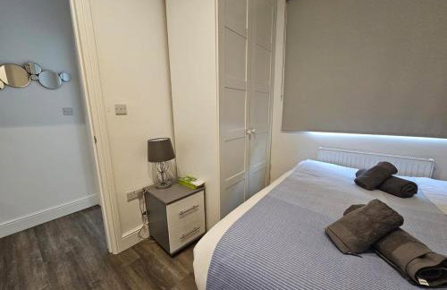 Modern 2BR in West Hendon - Parking -Easy Commute - Photo 16