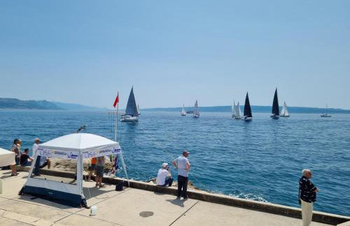 ANGEL BY THE SEA LUXE Apartment - Photo 30