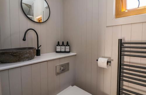 Cariad Mawr - Photo 13