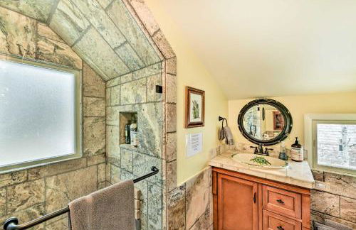 Charming Buena Vista Creekside Home Walk to Main! - Foto 27