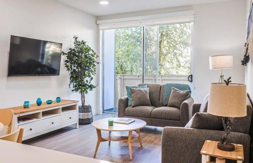 Spacious 2BDR in SM - 5 minutes walk to the beach! - Foto 1