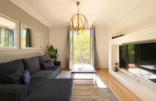 Spacious Elegant on Avenue Diagonal By MyRentalHost - Photo 35