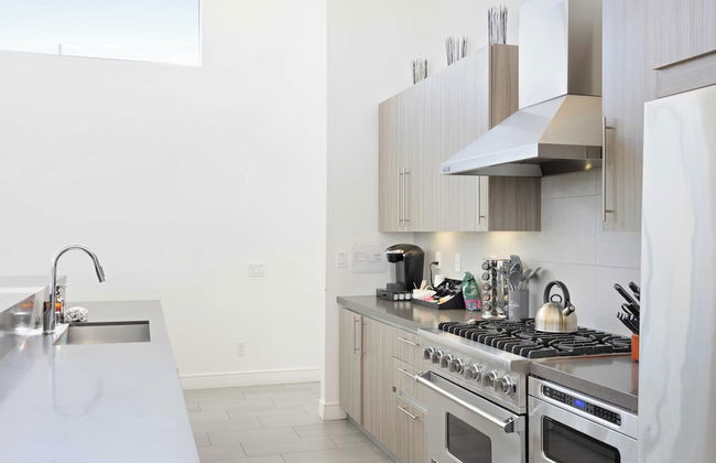 Sleeps 28! 2 Luxe Villas w/ Pool & Putting Green Polo Villas Nova by Avantstay - Foto 12