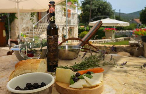 Home Sweet Home traditional Dalmatian house with pool - Photo 13