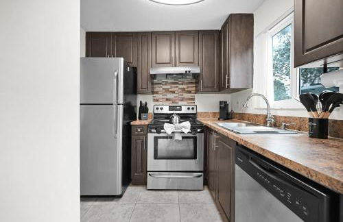 Chic Boca Raton Apartment Pool WiFi Parking - Photo 21