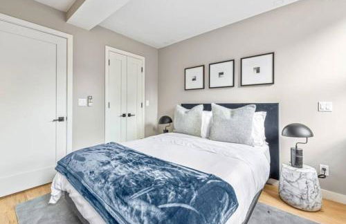 3BR Penthouse Suite with Massive Private Rooftop - Photo 8