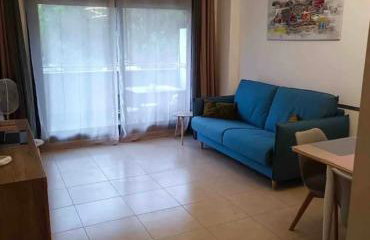 Precioso piso cerca de playa Fenals con 2 piscinas y terraza - Photo 7