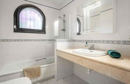 Villa Corrib - Photo 71