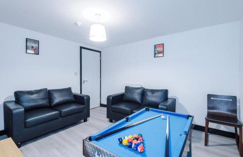 Spacious 5 bedroom house near Leeds City Centre sleeps 12 suits contractors with free parking - Foto 52