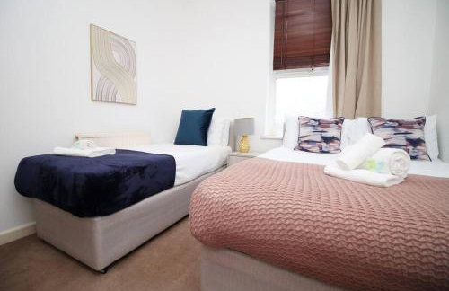 2 Bedroom City Apartment - 20mins Walk to Cabot Circus, With Free Wi-Fi & Off-Peak Parking Included - Foto 15