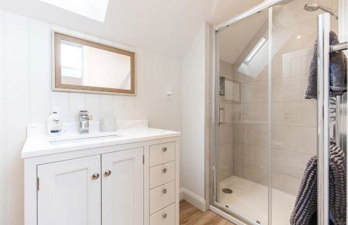 Luxury barn Retreat - sleeps 2-4, quiet location with parking - Foto 8