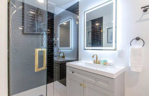 NashOasis 10 Min to DT, Gameroom, Huge Yard - Foto 9