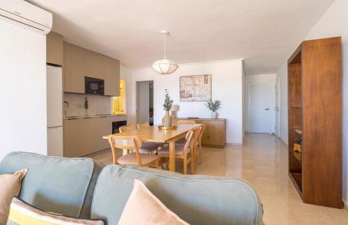 Modern apartment with pool on the beachfront in Marbella by SharingCo - Photo 21