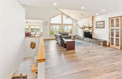 Lakeside 4BR Retreat Private, Peaceful & Scenic villa - Foto 8