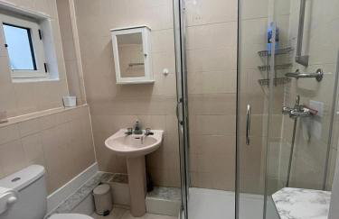 Cosy 1-Bedroom Flat in Hendon - Photo 3