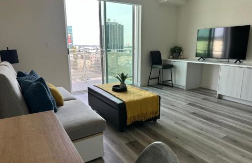Heart of Hollywood - Walk of Fame Studio - 1bd or 2bd with View - Free parking - Balcony - Wifi - Rooftop - Gym - Upscale amenities - Foto 20