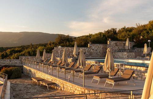 Karavia Lux Inn - Photo 41