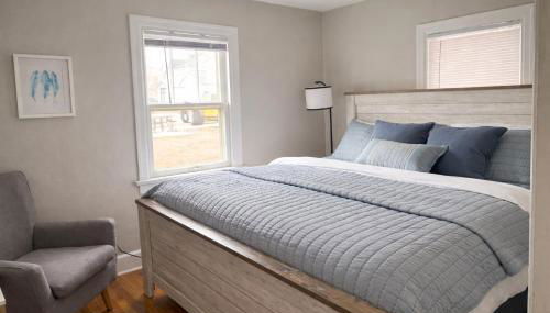 Beautiful Bungalow Next to UNC - Free Cruiser Bikes! - Foto 3