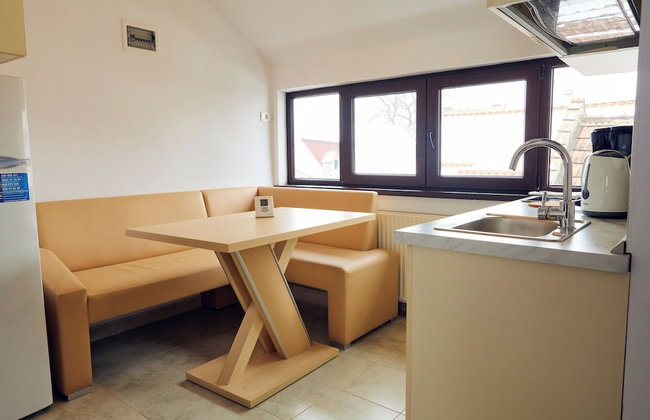 Modern Apartment - Photo 20