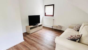 Deluxe Apartment Stuttgart Zuffenhausen - Photo 2