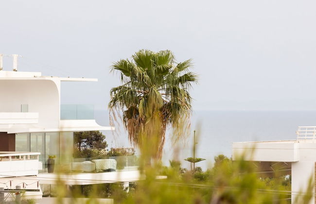 Beachfront 2-bedroom Stay in Voula - Photo 7