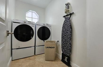 Sunny Oasis with private pool - Foto 50