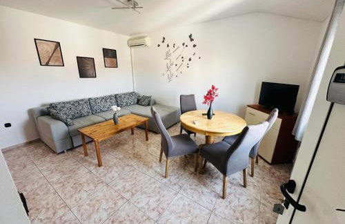 Family Apartment near Beach Petrčane - Quiet & Central- Unit 1 - Foto 9