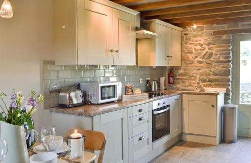 Ivy Bush Cottage - Photo 7