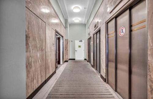 Your Downtown Oasis, Pool Gym in Building Steps from Dining and Top Sights - Foto 31