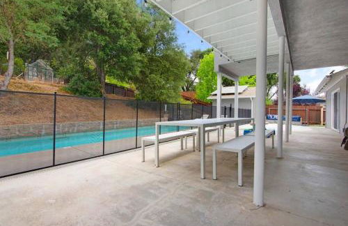 Modern Family Home w/Pool and Hot Tub - Foto 43