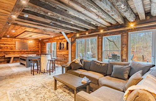 Modern Barn with Hot Tub, Game Room & Sleeps 14 - Foto 24