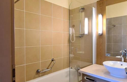 Appartement spacieux, accès pistes, piscine, spa - FR-1-425-120 - Foto 4