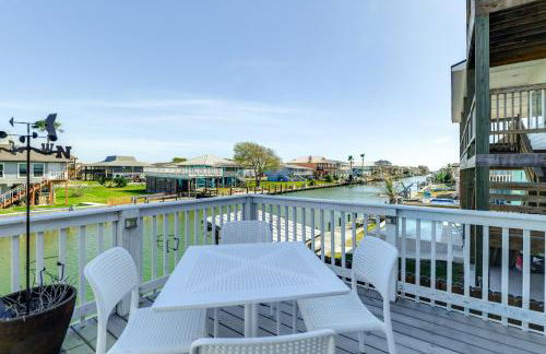 Waterfront Home with Deck and Pool in City-by-the-Sea - Foto 28