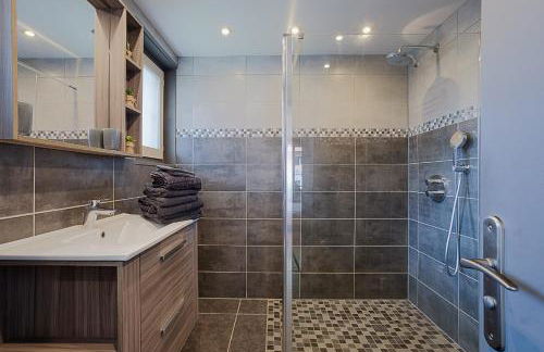 Chalet les 4 saisons - Ski, parking et jardin - Foto 7