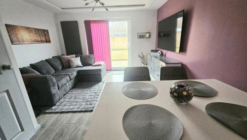 Jasmin's House, 2 bedroom house, private Parking - Foto 1