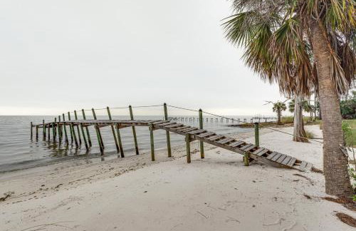 Steps to Beach Carrabelle Family Home with Patio! - Foto 35