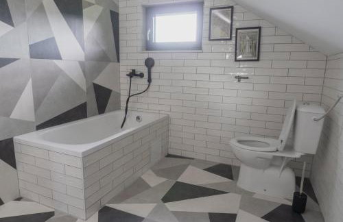 Deja View - Photo 32