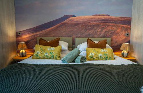 Thyme Lodge 2BR with Hot Tub near Black Mountain - Foto 10