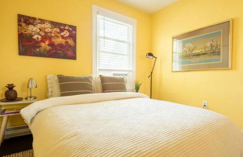 Postmodern Penthouse 1 Min Walk Dining and Shops - Photo 20