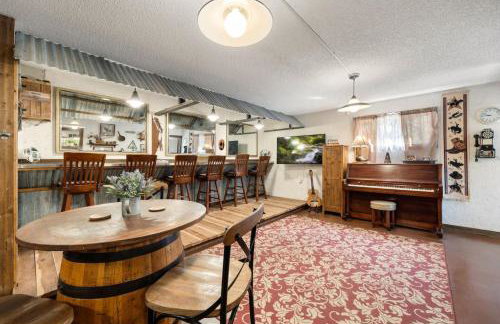 Pine Nest Retreat Saloon and Scenic Views - Foto 6