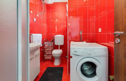 Apartman Strmota s bazenom i jakuzijem - Foto 38
