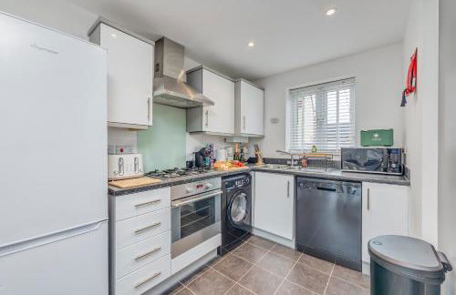 Oakbridge House - 6 mins drive to CMK - Free Parking, Fast WiFi, Smart TVs with Sky and Netflix by Yoko Property - Foto 10