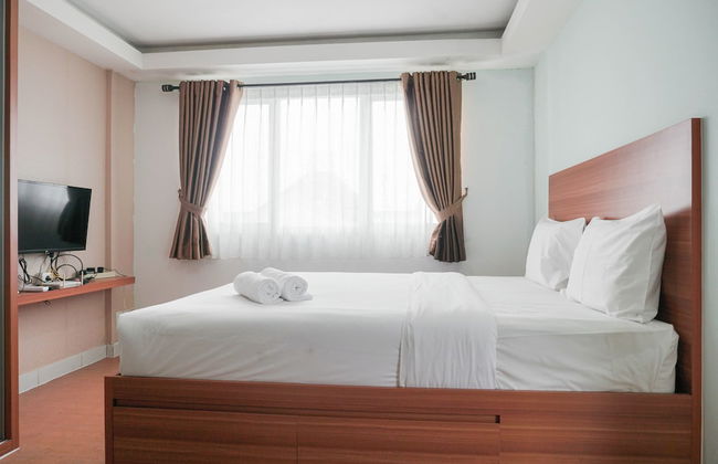 Best Homey Elegant Studio Room at Amethyst Apartment - Photo 5