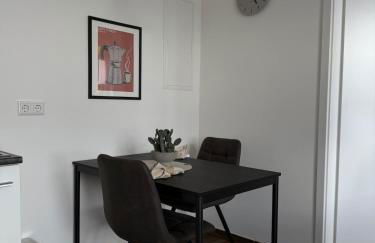 Moderne Ferienwohnung, separater Eingang, Neubau, Smart Tv & Wifi & Kaffemaschine inklusive - Foto 2