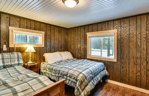 Home Theater and Hot Tub! Home Near Higgins Lake - Foto 17