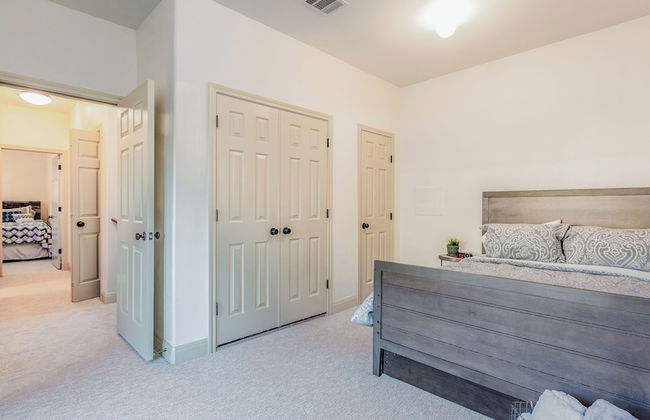 Upstay-2-Home Complex for 18ppl - Photo 3