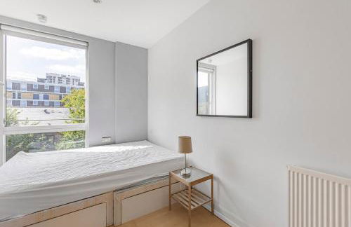 3BD Canalside Flat in De Beauvoir Town - Foto 13