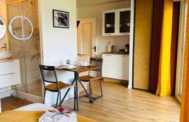 Le Golden-Terrasse & Parking - Photo 1